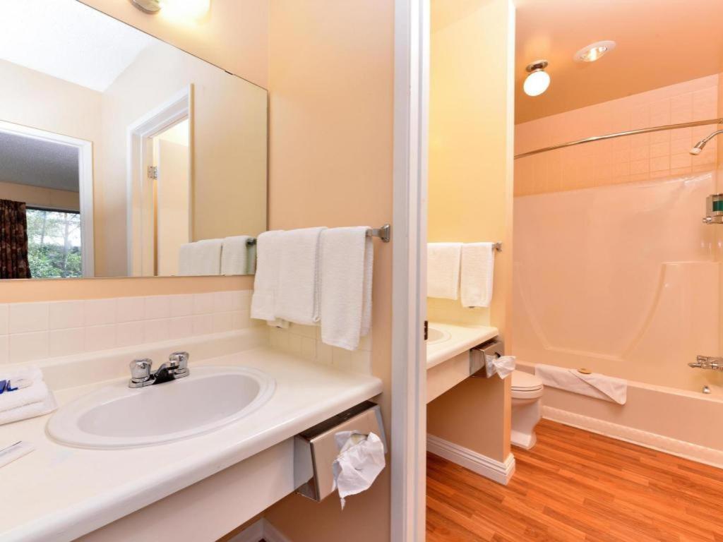 Canadas Best Value Inn Whitecourt Ngoại thất bức ảnh