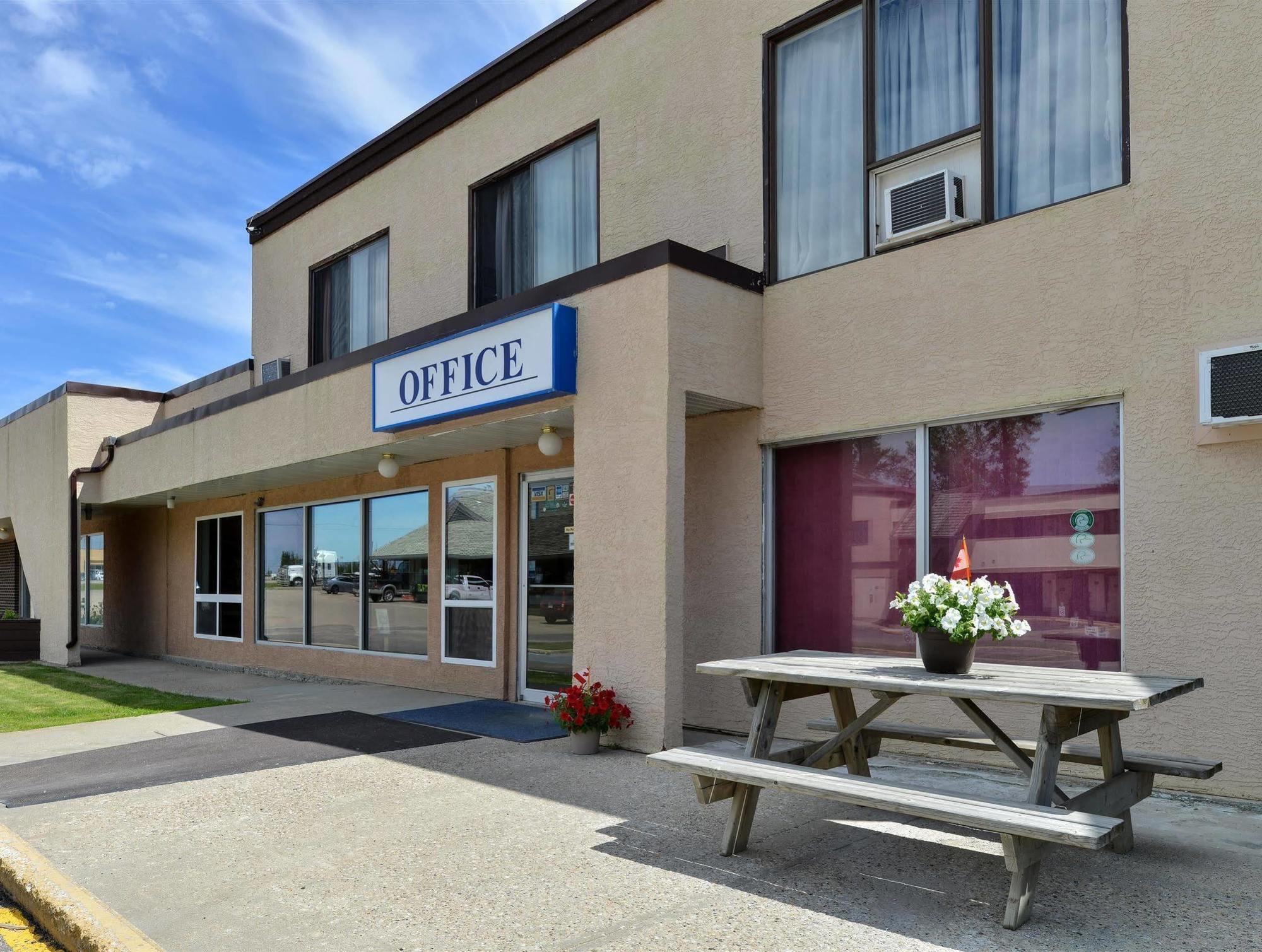 Canadas Best Value Inn Whitecourt Ngoại thất bức ảnh