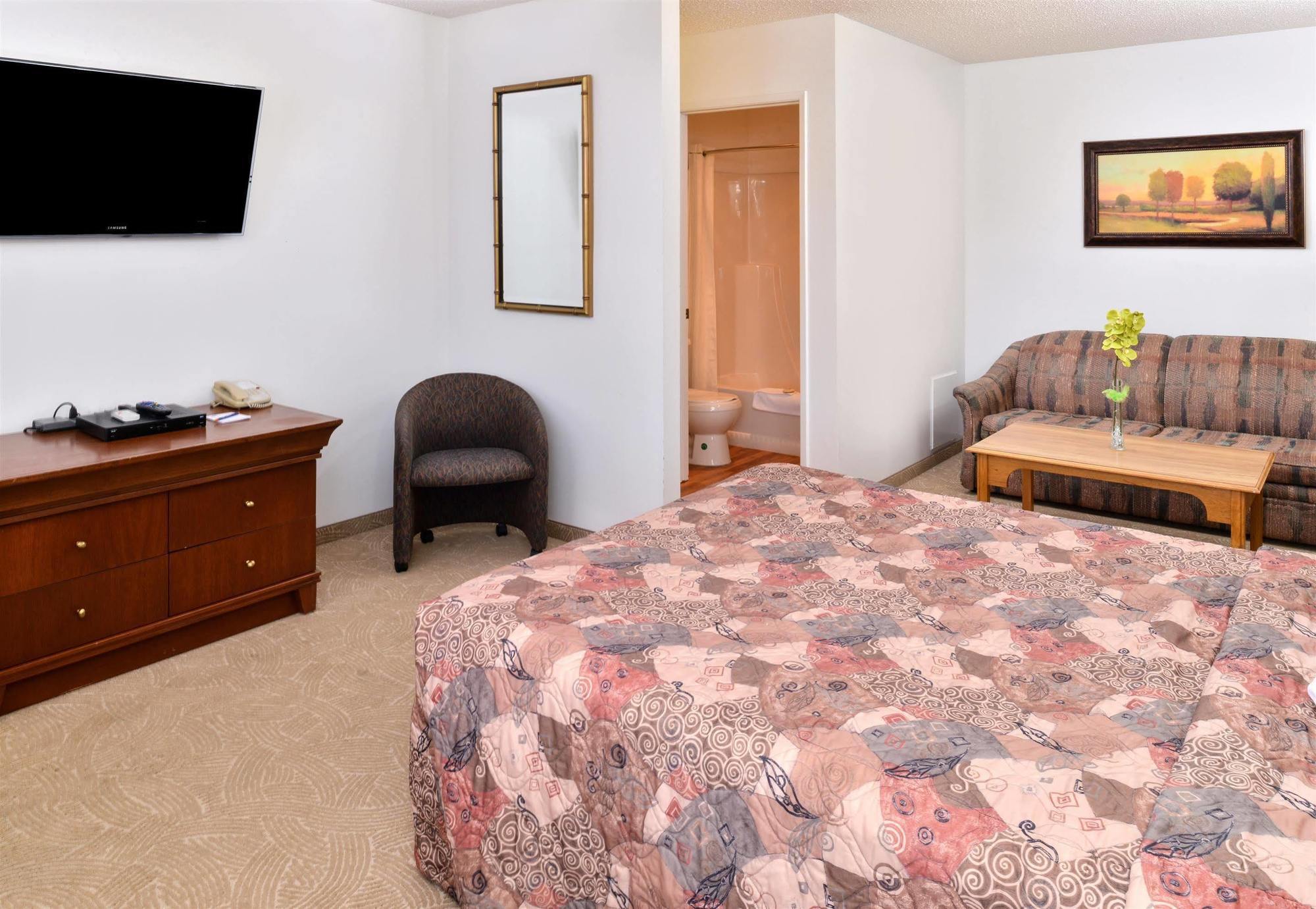 Canadas Best Value Inn Whitecourt Ngoại thất bức ảnh