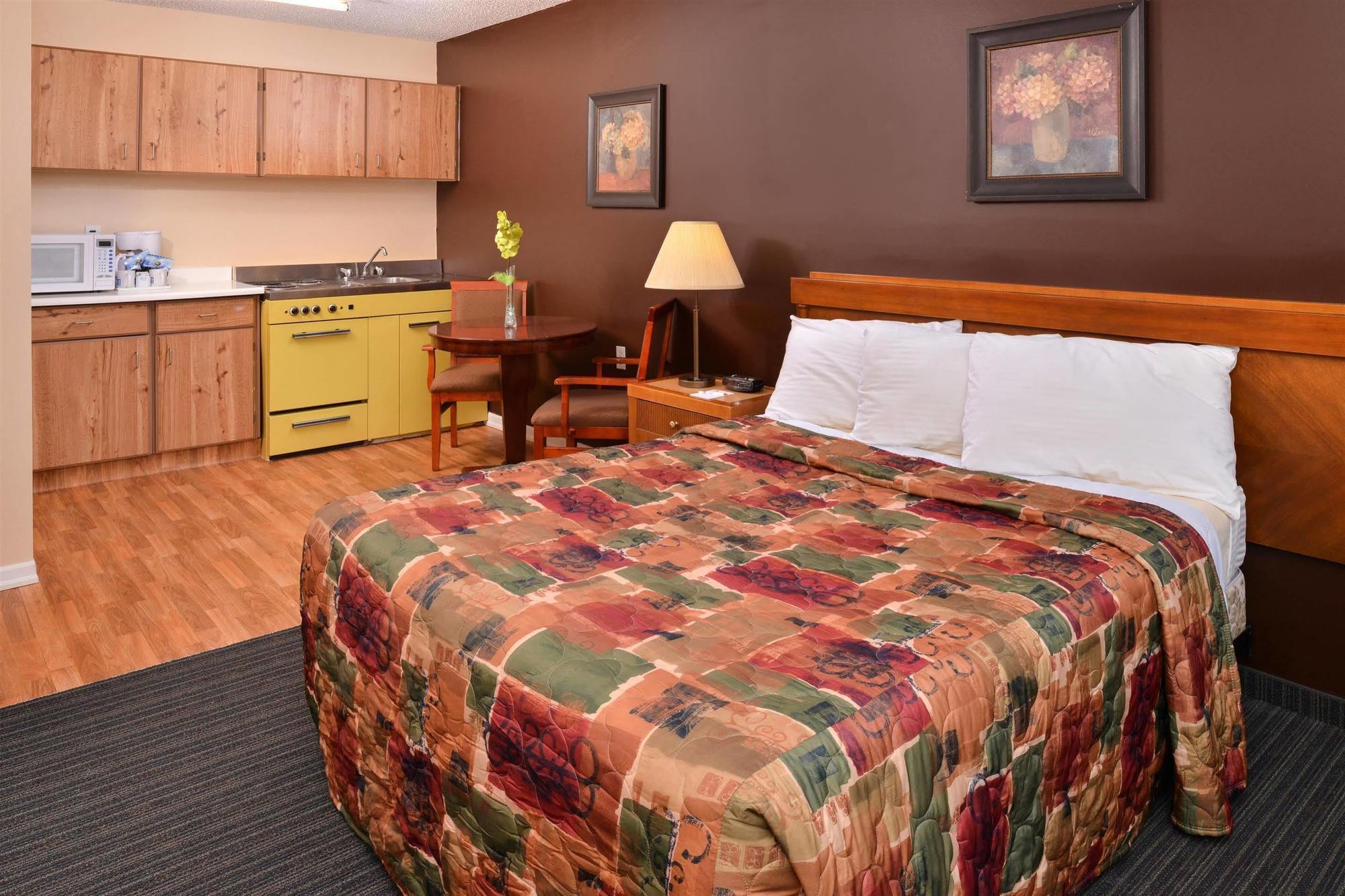 Canadas Best Value Inn Whitecourt Ngoại thất bức ảnh