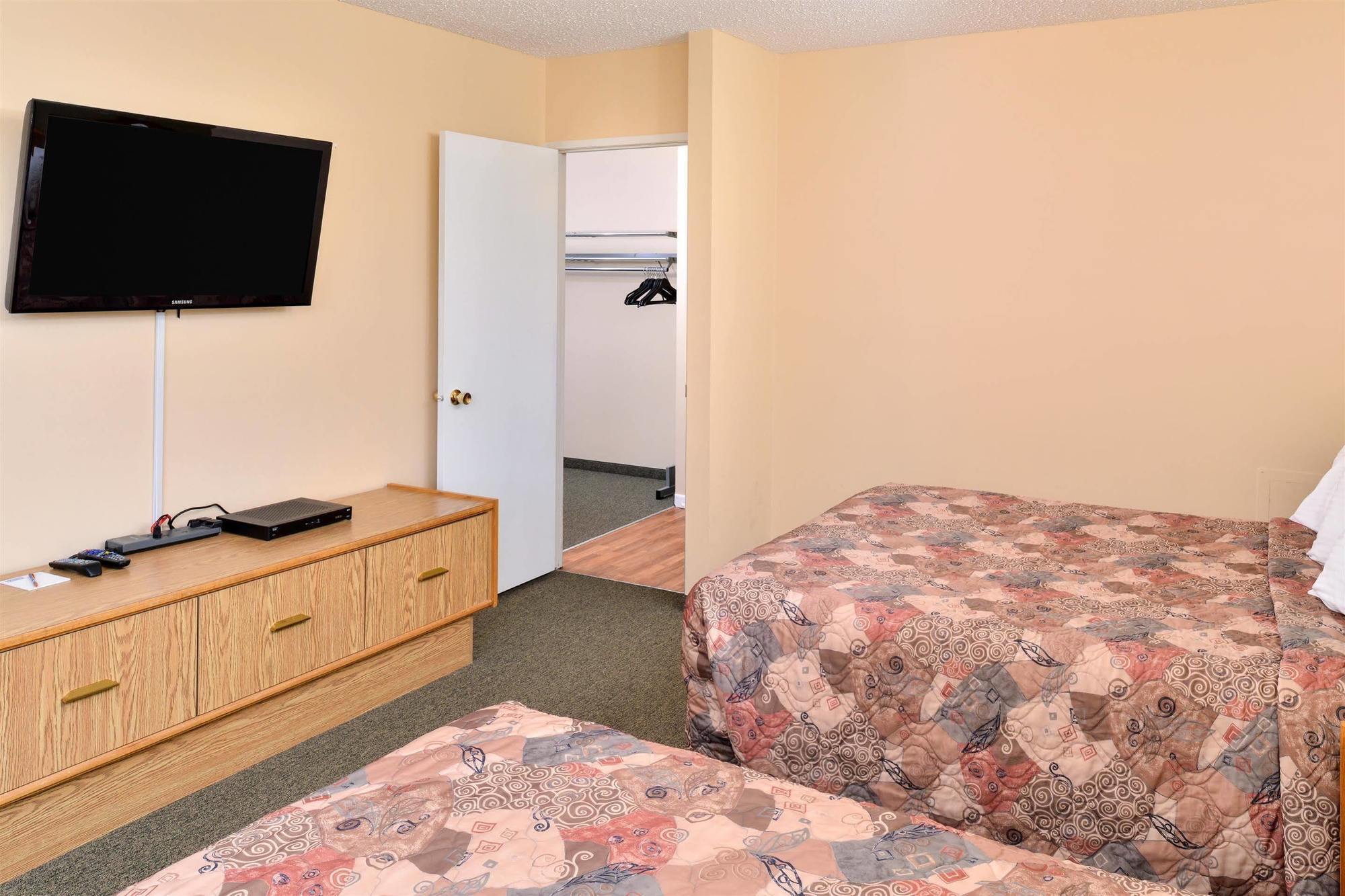Canadas Best Value Inn Whitecourt Ngoại thất bức ảnh