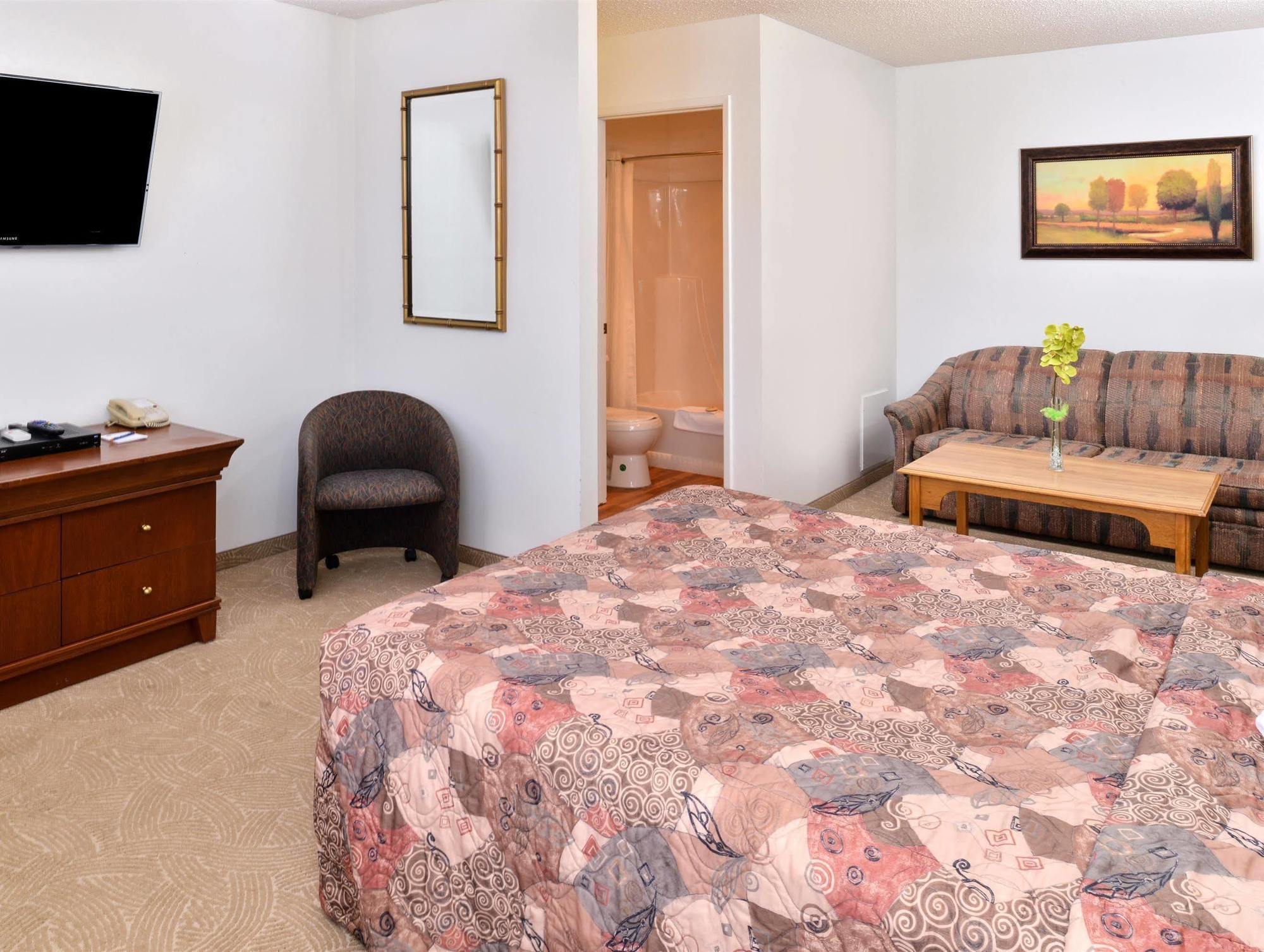 Canadas Best Value Inn Whitecourt Ngoại thất bức ảnh