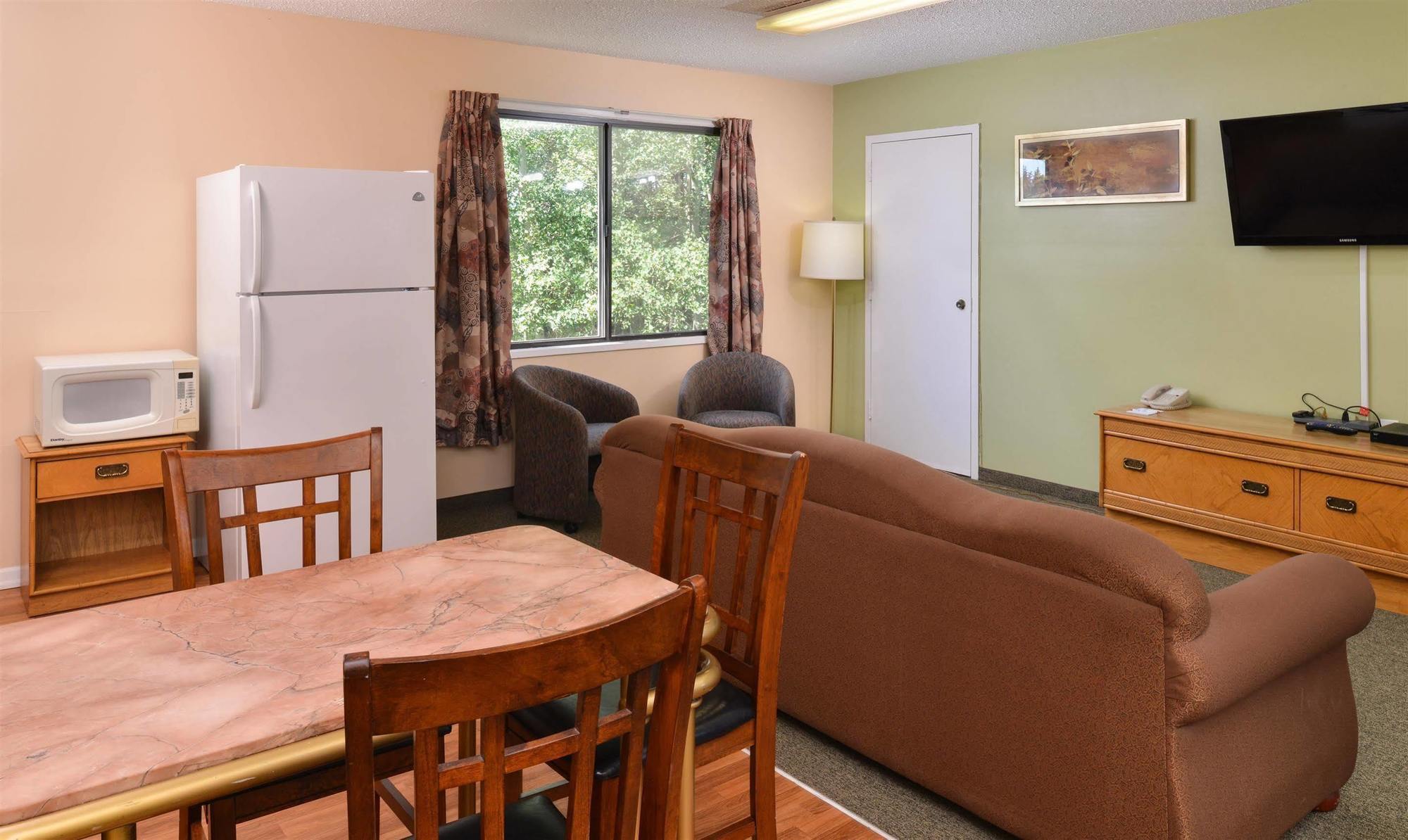 Canadas Best Value Inn Whitecourt Ngoại thất bức ảnh