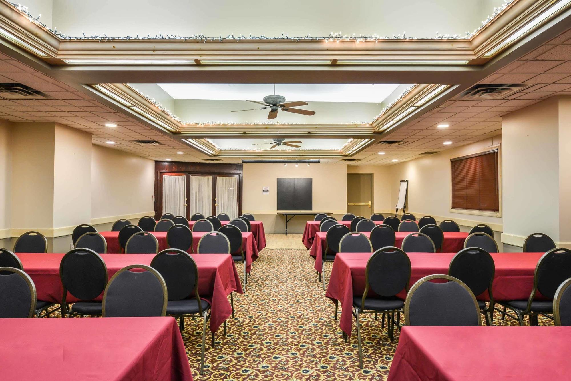 Canadas Best Value Inn Whitecourt Ngoại thất bức ảnh